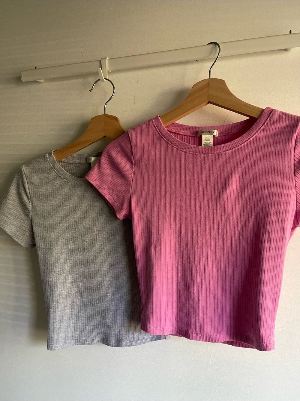 Lot of 2 Bozzolo Ribbed Baby Tees Crew Neck Crop Top Pink Gray Size S Coquette